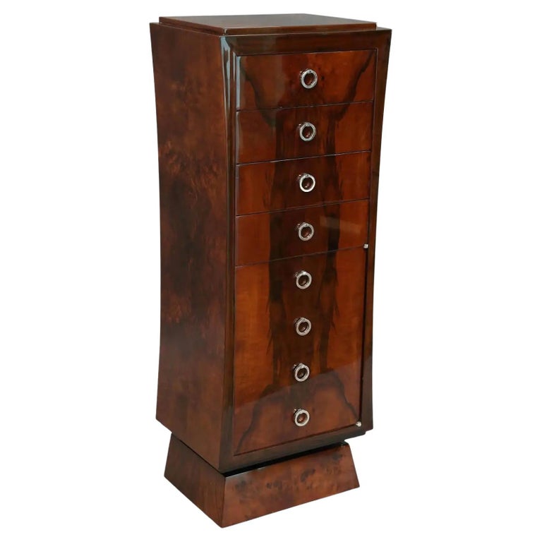 Art Deco Chest of Drawers in Walnut