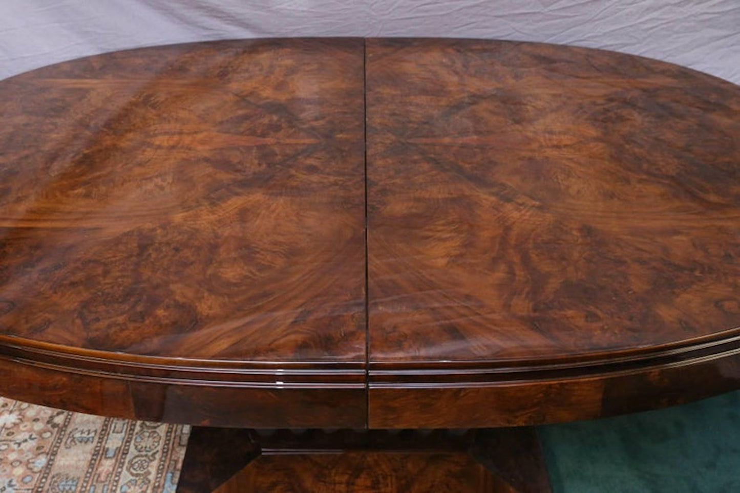 Art Deco Oval Dining Table in Burl Walnut