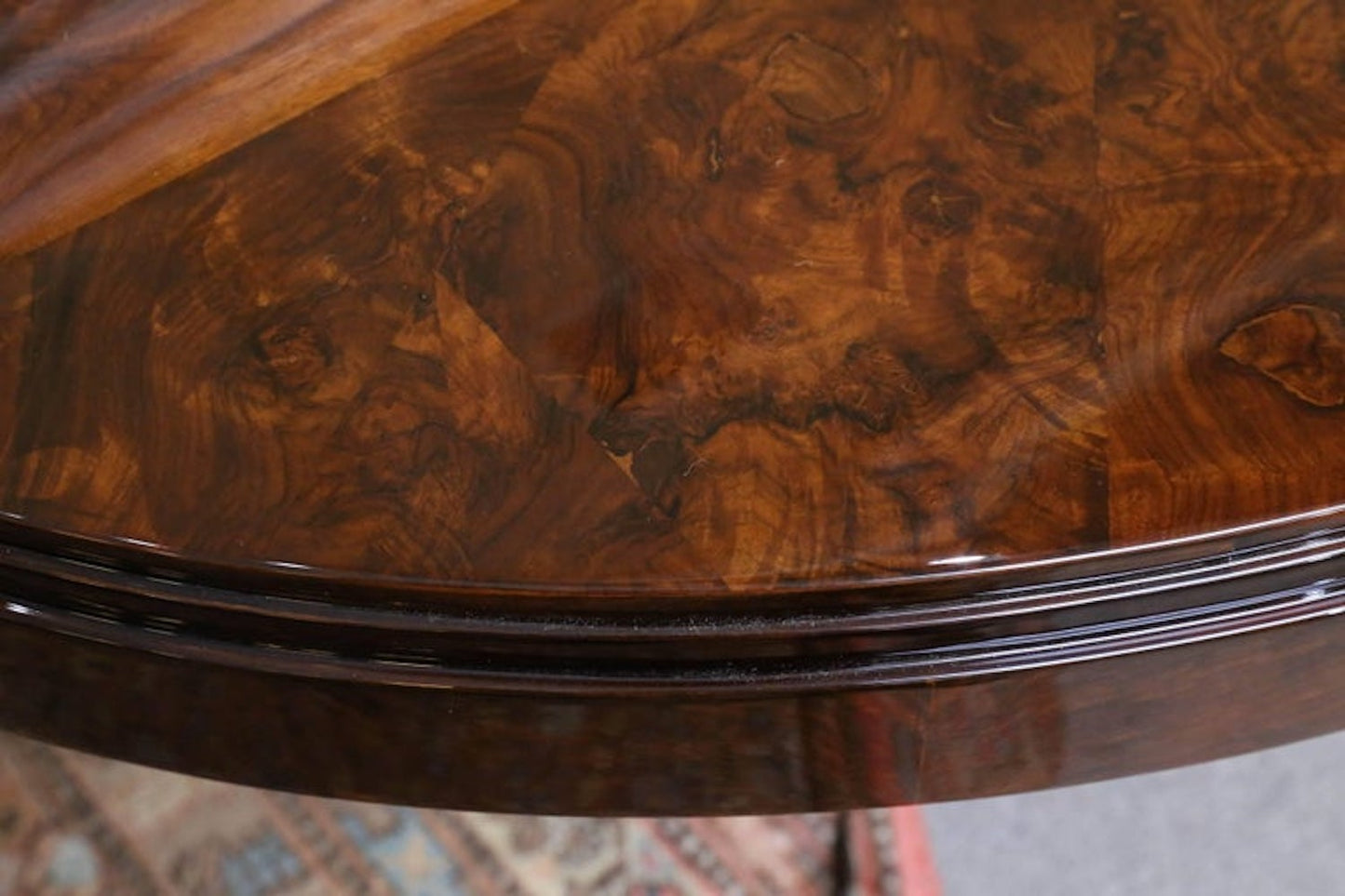 Art Deco Oval Dining Table in Burl Walnut