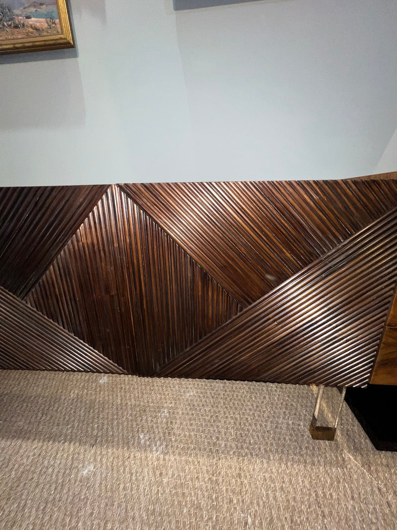 Elegant Mid -Century Sideboard in Walnut