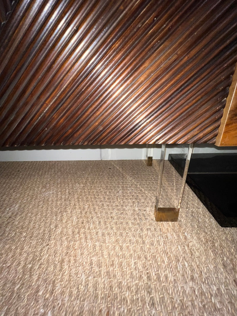 Elegant Mid -Century Sideboard in Walnut