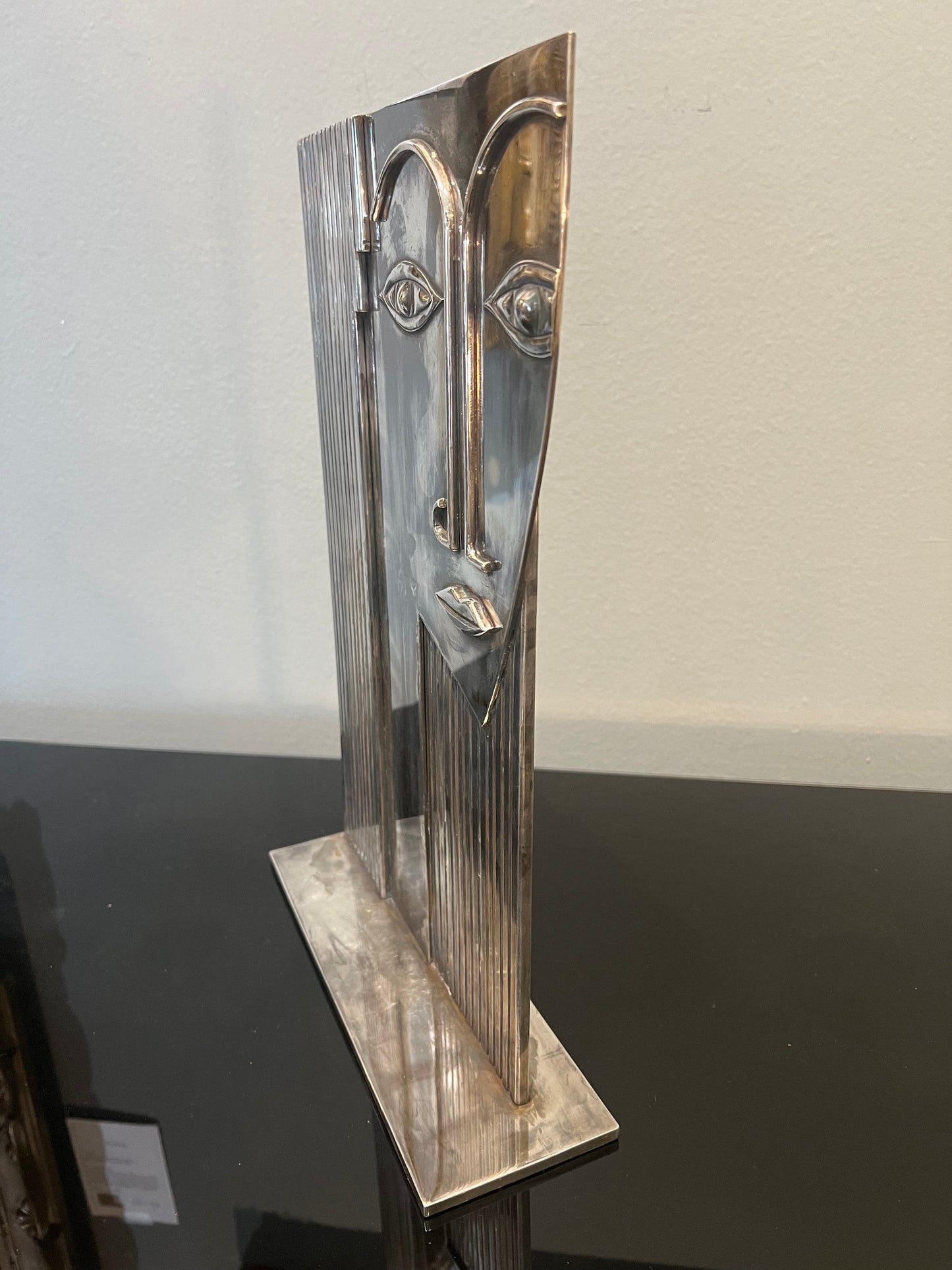 Female Head sculpture done by Werkstätte Hagenauer Wien