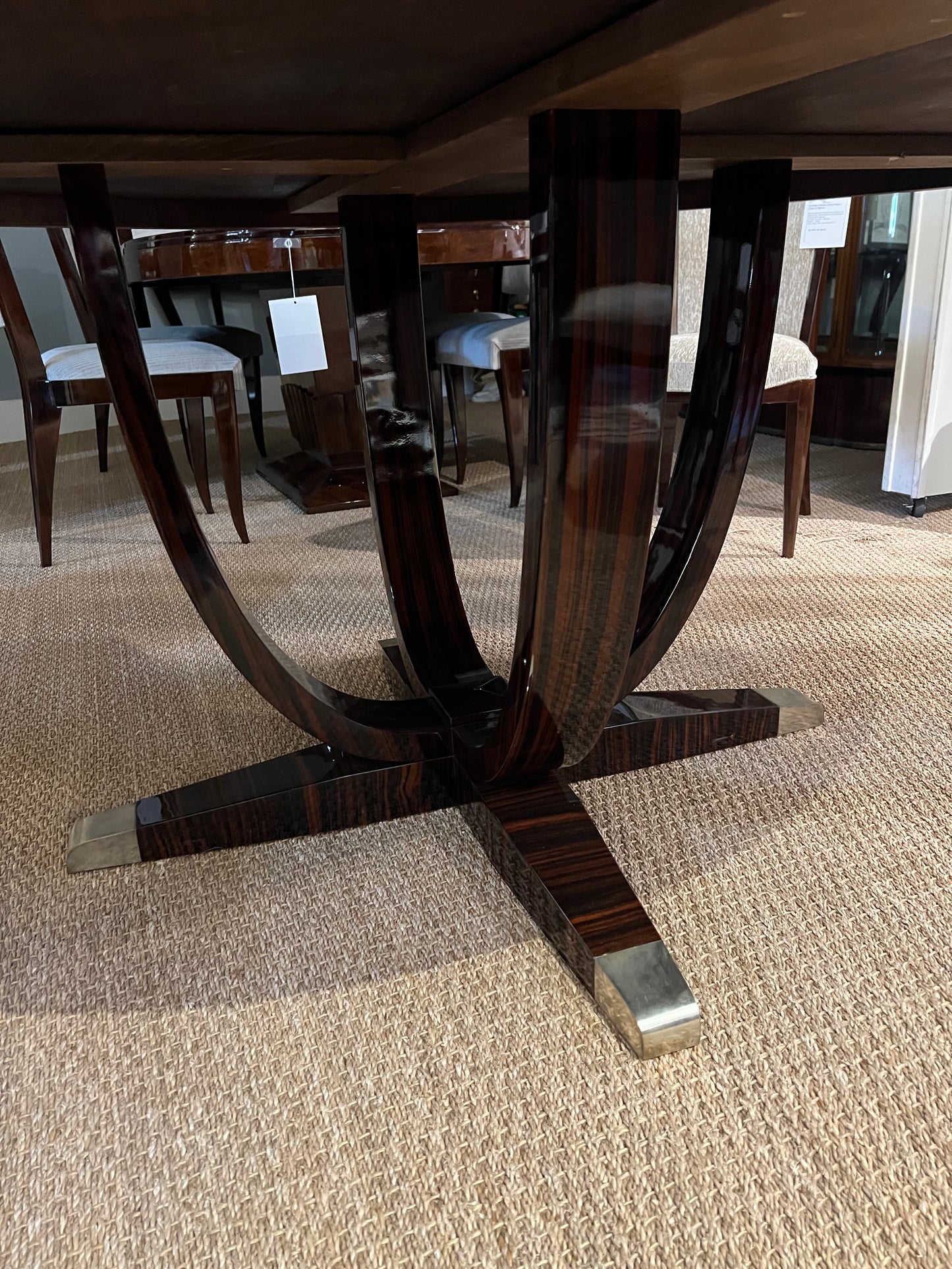 Round Dining Tabel in Macassar