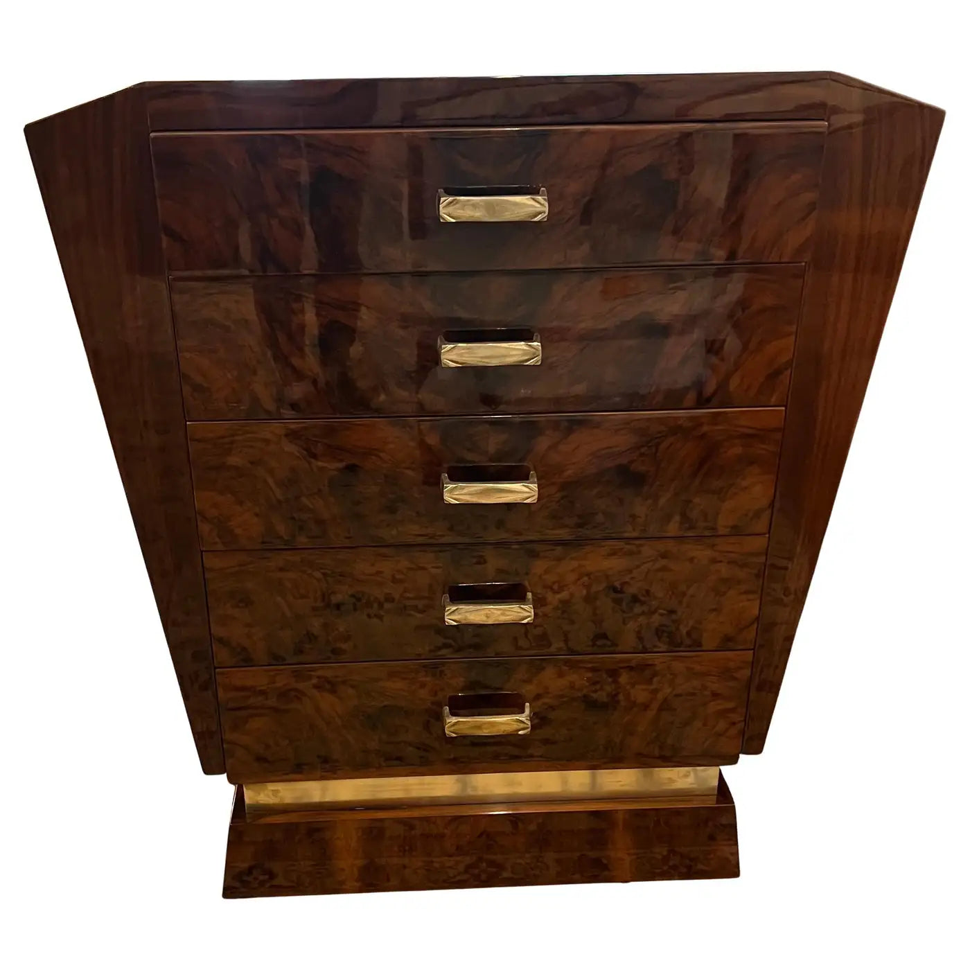 French Art Deco chest of drawers in walnut with brass handles